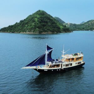 KOMODO TOUR
